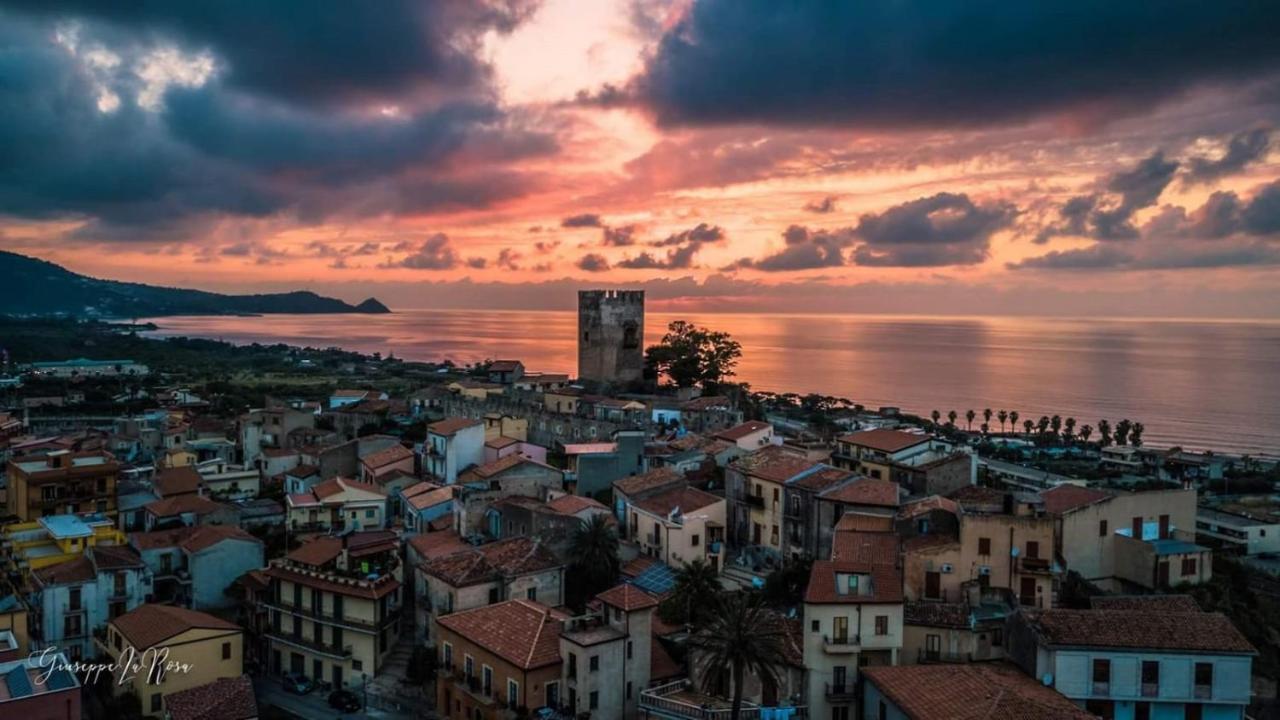 Casa Tranquilla E Luminosa Con Terrazzo A Due Passi Dal Mare Brolo